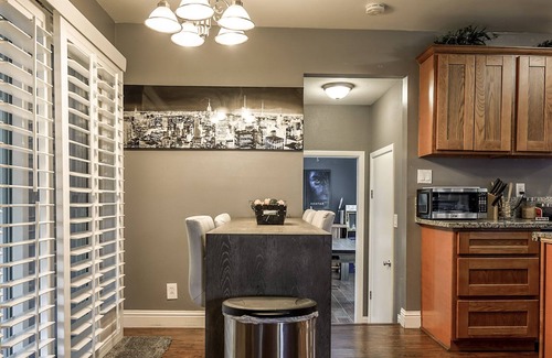 Southeastern Sacramento Casa | NEWLY REDESIGNED HOME w/JACUZZI+ GAME ROOM & GYM