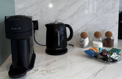 Canary Wharf Apartamento | Newly Refurbished w/ River Views