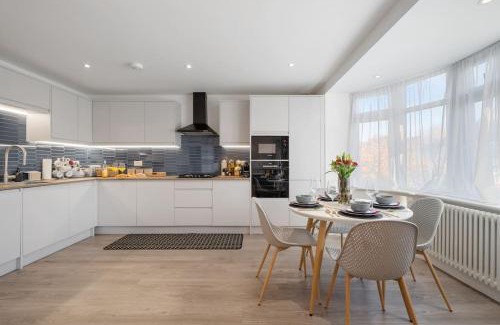 Whittington Apartamento | Newly Refurbished 2 Bed Flat