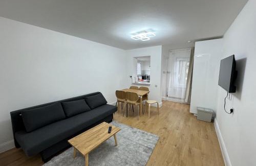 Custom House Apartamento | Newly Refurbished 2BD Flat Close to ExCel London