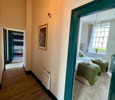 Gloucester Apartamento | Newly refurbished, 2BD, 1Bath, Free Parking, Central