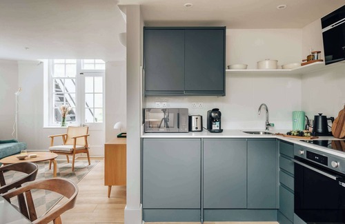 Vincent Square Apartamento | Newly Refurbished 2BD LG Apartment