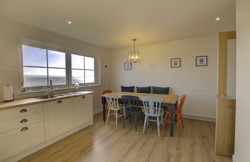 Fortrose Casa | Newly refurbished 4 bedroom ocean front home in Fortrose