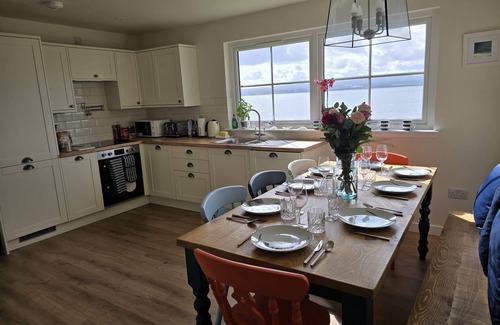 Fortrose Cabaña | Newly refurbished 4 bedroom house on the waterfront in historic Fortrose