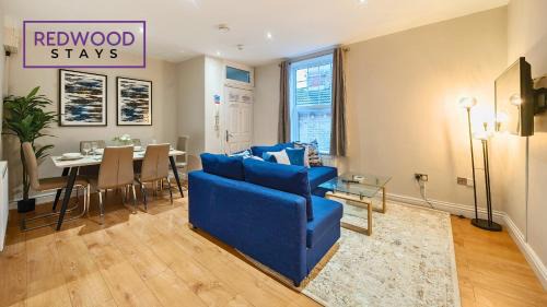 Rushmoor District Apartamento | Newly Refurbished Spacious Serviced Apartment for Contractors and Families, FREE WiFi & Netflix by REDWOOD STAYS
