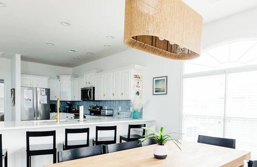 Ash Casa | Newly remodeled for 2025: Gorgeous 2nd row home w/ Ocean Views, 5BR, Pool
