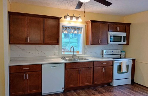 Butler Casa | Newly Remodeled 1900 Cottage
