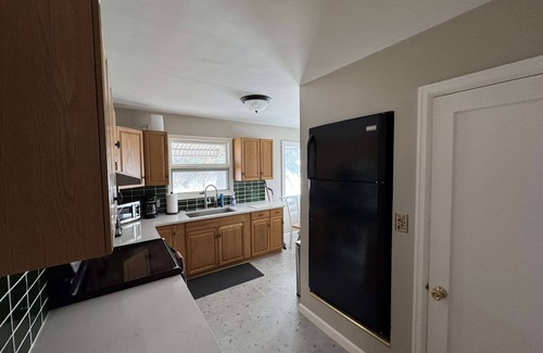 Great Falls Casa | Newly remodeled 2-bedroom house with WiFi, conveniently located in Great Falls