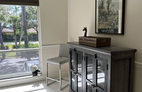 Imperial Golf Estates Apartamento | Newly remodeled 2 bedr+den, 2 baths, balcony with lakeview in N Naples Florida
