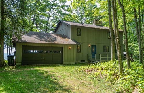 Gills Rock Casa | Newly remodeled 3 bedroom home on 200 feet of Lake Michigan shoreline!