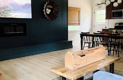 Camdenton Casa | Newly Remodeled 3-bedroom house with Amazing Views of the Lake!
