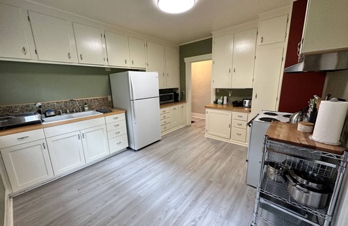 North Queen Anne Casa | Newly Remodeled 3BR House, Perfect Location Near Ballard, Queen Anne and Fremont