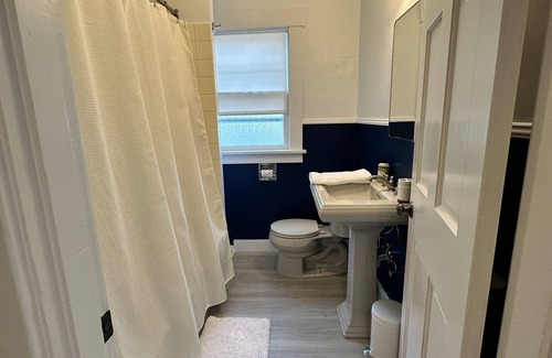 North Queen Anne Casa | Newly Remodeled 3BR House, Perfect Location Near Ballard, Queen Anne and Fremont