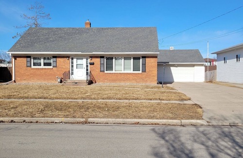 De Pere Casa | Newly Remodeled - 4 bedrooms Sleeps 7