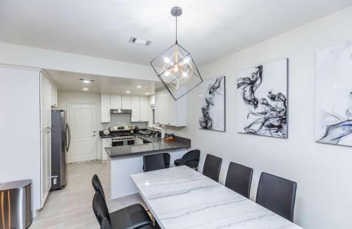 East Pasadena Casa | Newly Remodeled 5B4B 2 mile from the Rose Parade