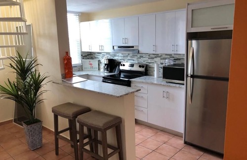 Loiza Apartamento | penthouse con vista al mar, recientemente remodelado con acceso a la playa