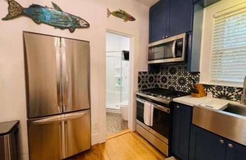Brenham Casa | Newly remodeled bungalow near downtown Brenham