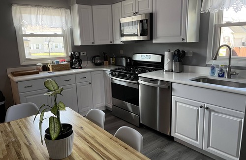 Ottawa Casa | Newly Remodeled Bungalow near Starved Rock