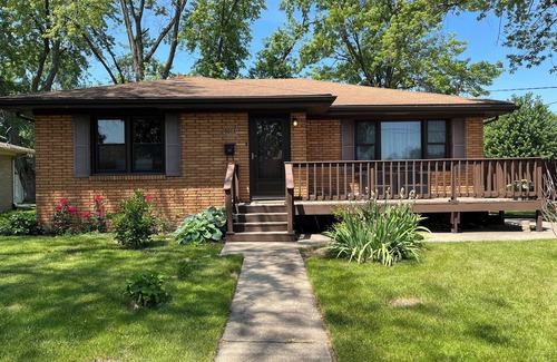 Ottawa Casa | Newly Remodeled Bungalow near Starved Rock