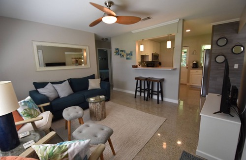 Vero Beach South Casa | ¡Casa de vacaciones cómoda, acogedora y relajante de 3 dormitorios y 2 baños cerca de la playa!