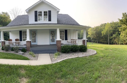 Albany Casa | Newly remodeled creekside farmhouse with a large back deck, 8 miles from Rowena.