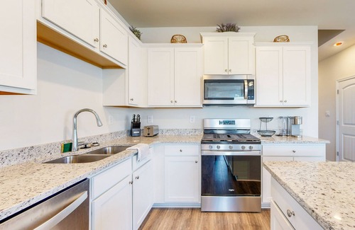 Millville Casa | Newly remodeled - dog friendly townhome with pools, tennis, washer/dryer & AC