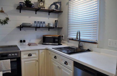 Cooperstown Casa | Newly Remodeled Executive Style Home with Modern Kitchen