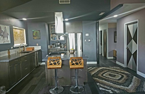 Lucerne Apartamento | Newly Remodeled Furnished Upper 1250sq unit