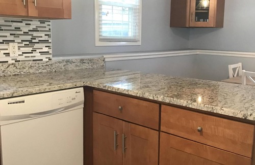Narragansett Casa | Pasos de casa recientemente remodelados de Narrow River