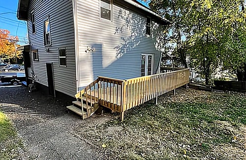 Canton Casa | Newly remodeled Home 1.6 miles away from the hall of fame. FULLY FURNISHED!