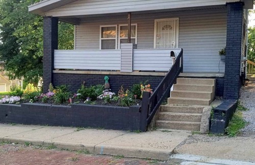 Canton Casa | Newly remodeled Home 1.6 miles away from the hall of fame. FULLY FURNISHED!