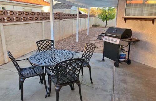 La Verkin Casa | Newly Remodeled Home Near Zion - Patio & Grill
