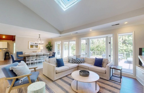 Palmetto Dunes Casa | Newly remodeled home with private pool and spa