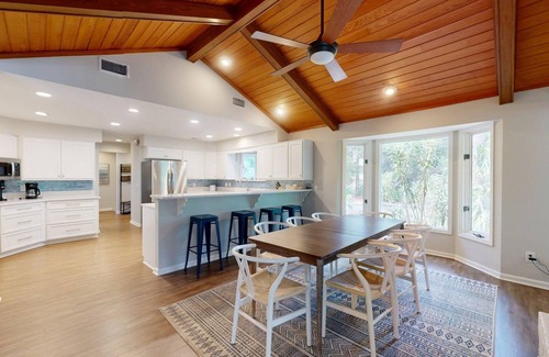 Palmetto Dunes Casa | Newly remodeled home with private pool and spa