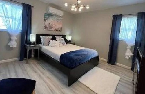 East County Civic Group Casa | Newly remodeled home w/large private outdoor space