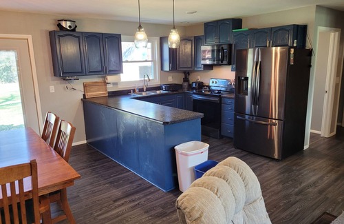 Rothschild Casa | Newly Remodeled In The heart Of The Suburbs