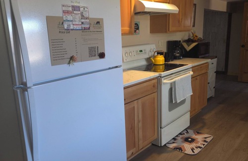 Beach Cabina | Newly Remodeled Lower Level Hunting Lodge near Medora, ND - Sleeps 5 to 8