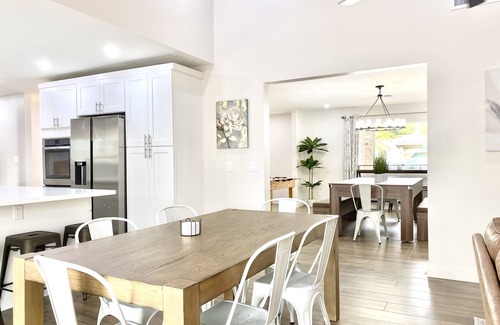 Raskin Estates Casa | Newly Remodeled Luxury Home, Heated Pool, All Amenities, Fun Entertainment