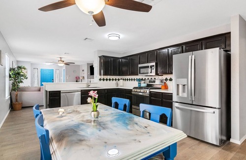 Austin Casa | Newly Remodeled Modern Pet-Friendly W/ Google Fiber + Bars+Food+Nature Nearby