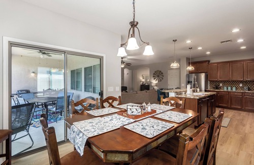 Freeman Farms Casa | ¡TODO LO QUE NECESITAS ES TU ROPA!