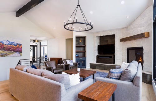 North Central Evergreen Casa | Newly Remodeled Mountain Modern Winter Retreat