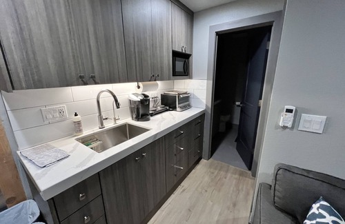 Miramonte Cabina | Newly remodeled ranch bunkhouse, just 35 min from Kings Canyon