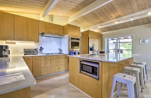Skyhawk Commmunity Casa | Newly remodeled Santa Rosa retreat w/ pool and hot tub!