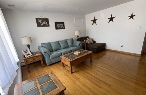Dundalk Casa | Newly Remodeled Single Family Home : Bayview/Hopkins Area