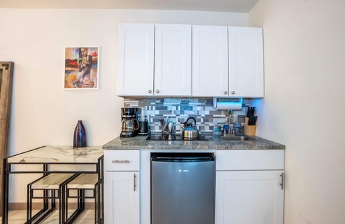 Paradise Lakes Apartamento | Newly Remodeled Studio M4-S @ Paradise Lakes Clothing Optional Resort