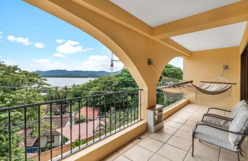 Playa Flamingo Casa | Newly remodeled unit in Flamingo with sweeping ocean views from big terrace