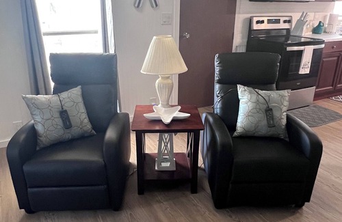 El Jobean Casa | Newly remodeled, 2bd/2bath, deepwater canalfront mobile home, in Port Charlotte