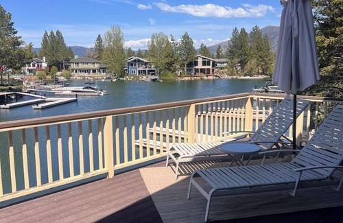 Tahoe Keys Casa | Lujosas 4 BR / 3 BA Frente al agua Tahoe Keys Inicio