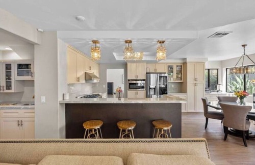 Stevenson Ranch Casa | Newly remodeled home w pool/spa