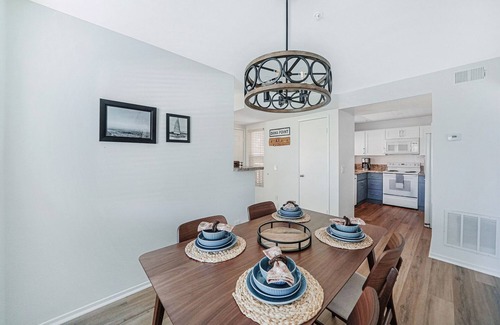 Monarch Beach Condominio | NEWLY REMODLED! Walk to Beach! Come Experience Starboard Charm!